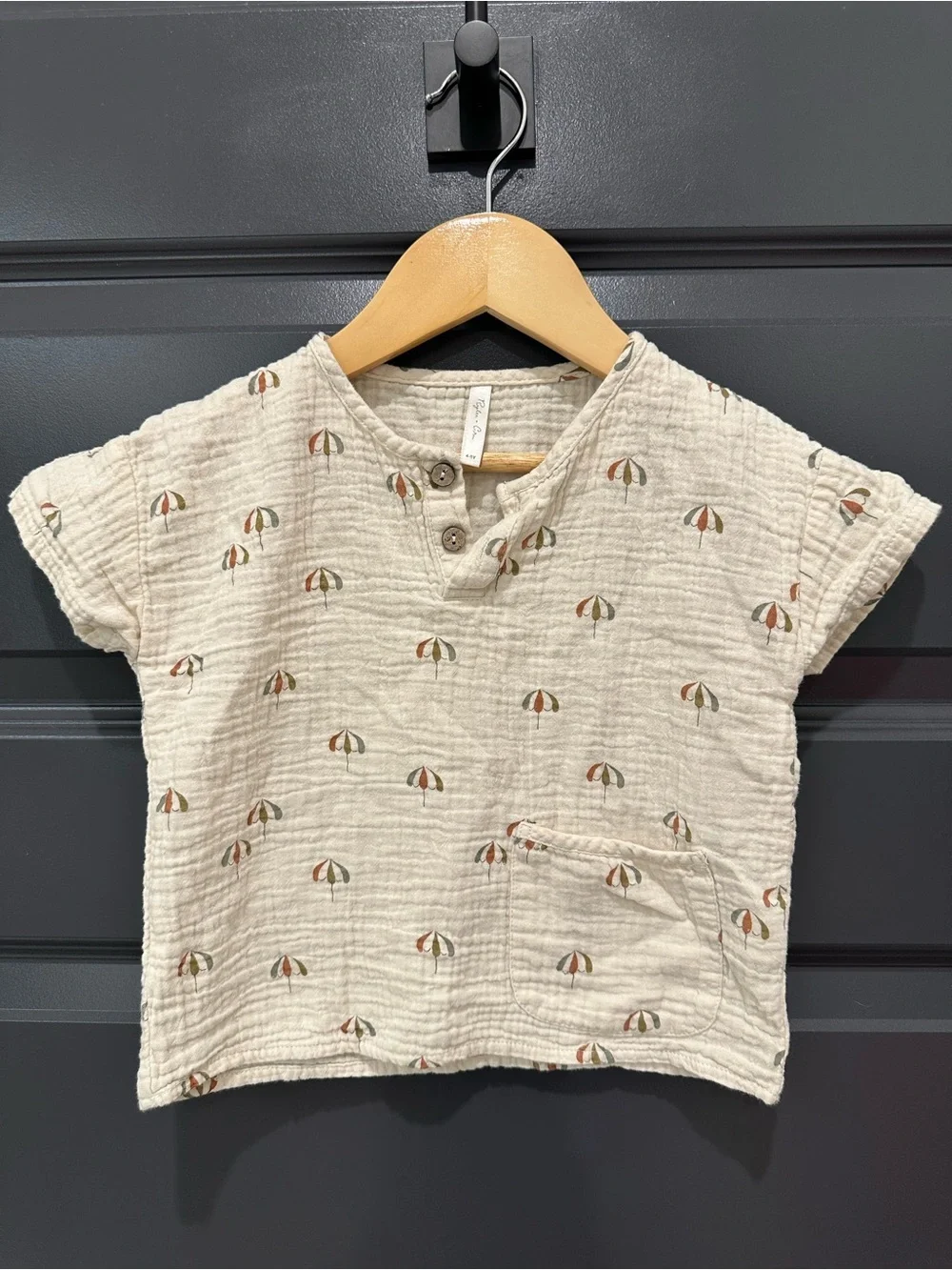 Rylee + Cru Woven Henley Tee | Umbrellas